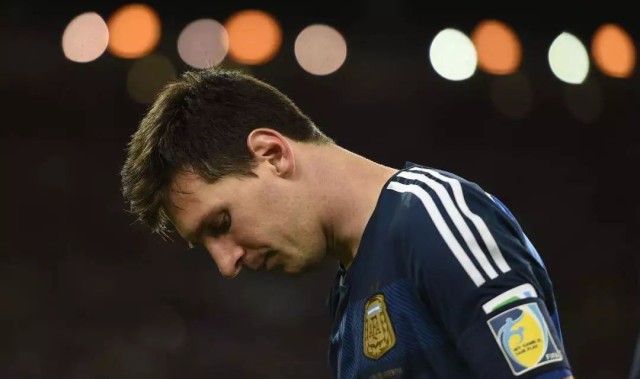 蒙彼利埃老将宝刀未老,三十米外世界波破门