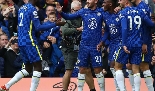 曼城锋线发威,三球大胜稳居英超榜首